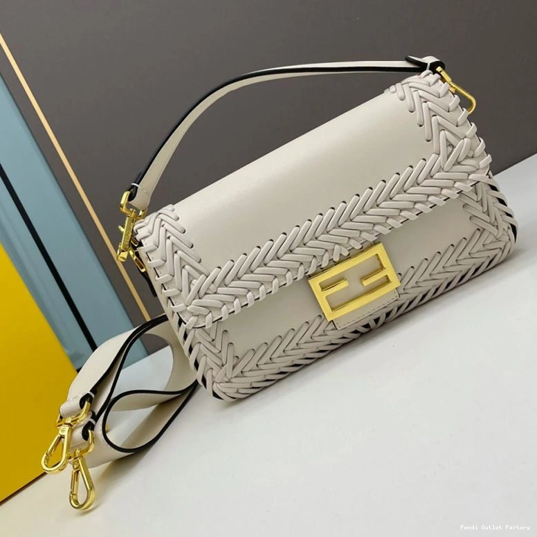 HOT In Stitching Bag Baguette Medium Leather White Fendi 0719